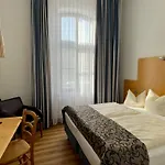 阿斯加德酒店 4*